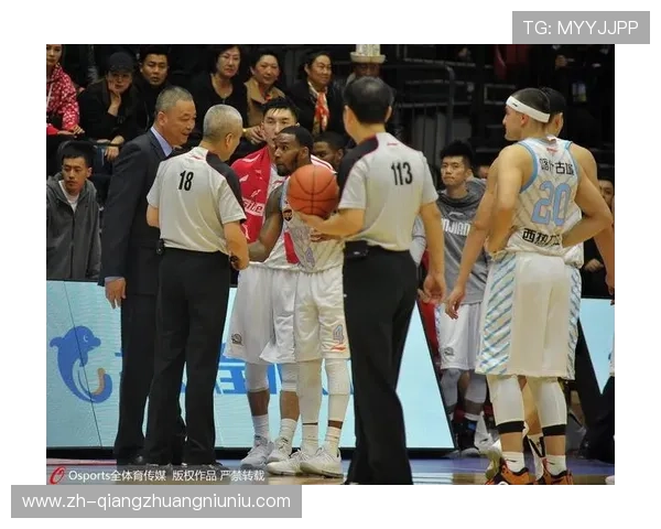 裁判沟通透明化:观众可实时收听VAR对话与交流